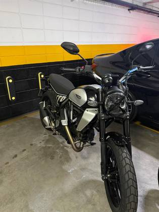 DUCATI SCRAMBLER ICON 